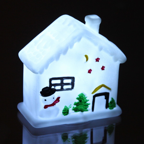 Новогодний сувенир с подсветкой «Зимний домик»